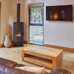 Host & - Simon Howe , Whitby United Kingdom